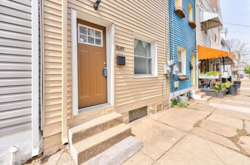 5149 Keystone St, Pittsburgh, PA 15201-2539