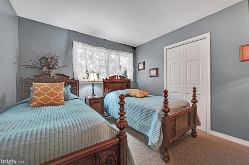 826 Pinewood Dr, Primrose PA 17901-9544 exterior