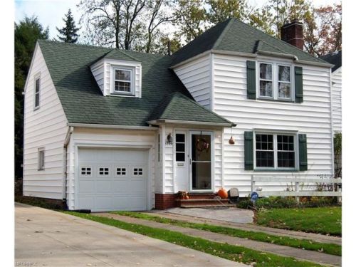 1706 Oberlin Ct, Canton, OH 44703-1320