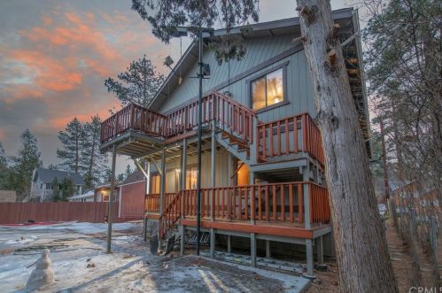329 Fairway Blvd, Big Bear City CA  92314-8879 exterior