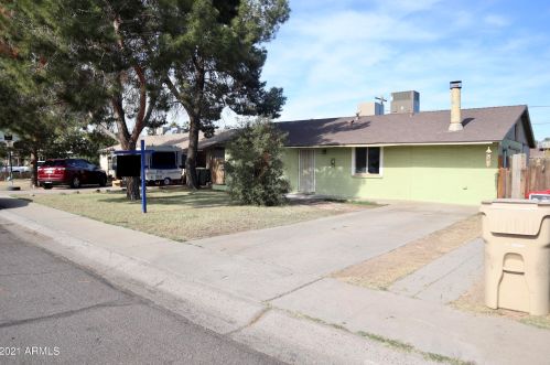 5008 Sierra Vis Dr, Glendale AZ  85305-2058 exterior