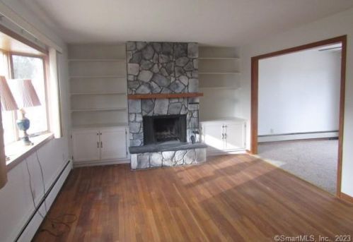 65 Soundview Ave, Milford, CT 06460-7876