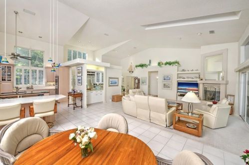 2585 Spruce Creek Blvd, Daytona Beach FL  32128-6787 exterior