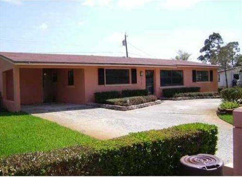 15100 Jamaica Dr, West Palm Beach, FL 33410-1006