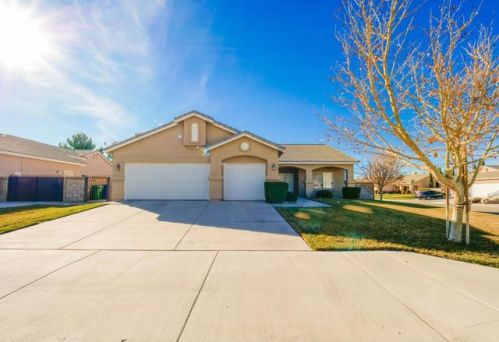 43945 Johns Ct, Lancaster, CA 93536-8214