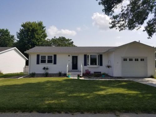304 Maple St, Story City, IA 50248-1622