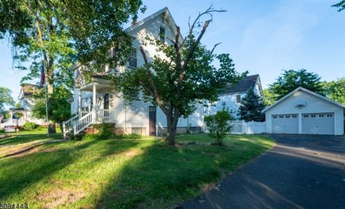 320 Lincoln Ave, Roselle Park, NJ 07204-1752