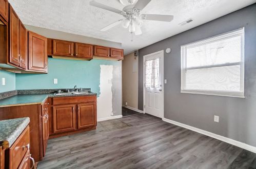 19 Plymouth Ln, Covington KY 41018-2757 exterior