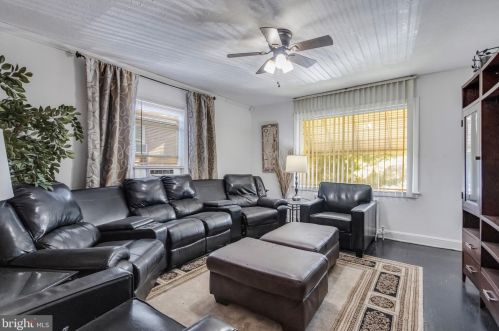 520 44th St, Washington, DC 20019-8051