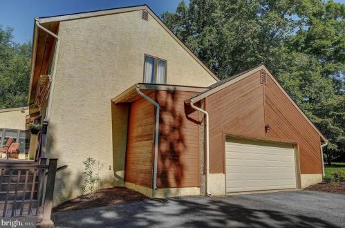 813 Marlboro Spring Rd, Kennett Sq PA  19348-1313 exterior