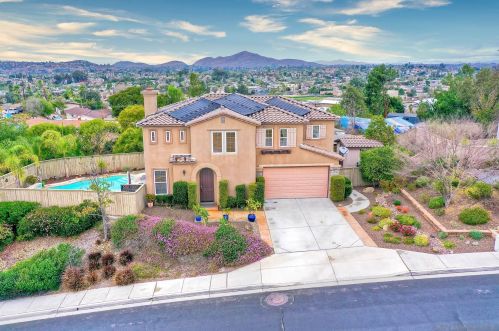 7440 Eastridge Dr, La Mesa, CA 91941-7879