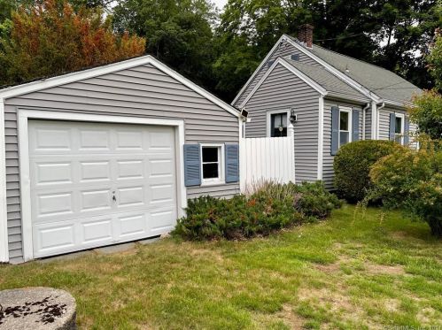 50 Boston Post Rd, Lyme, CT 06371-1409