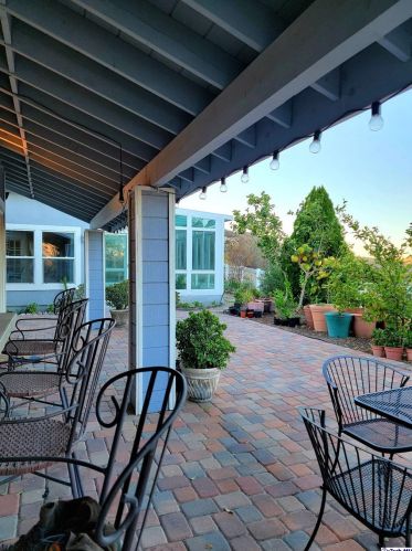 26945 Brooken Ave, Santa Clarita CA  91387-3988 exterior