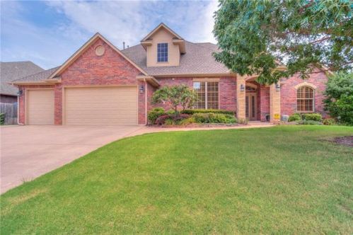 513 Winding Creek Rd, Yukon, OK 73099-4471