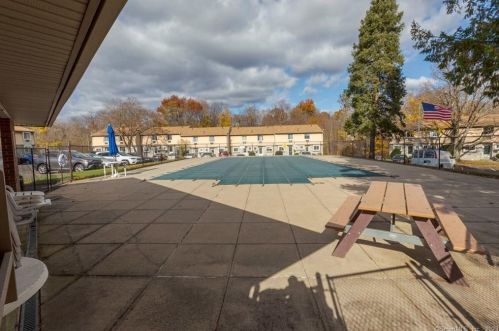 22 Carillon Dr, Rocky Hill CT  06067-2520 exterior