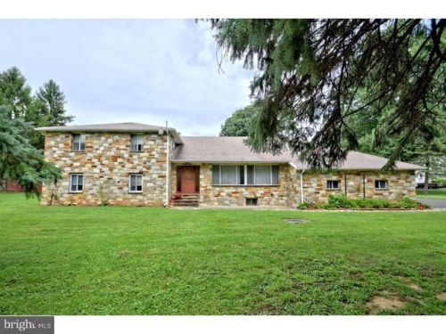 1303 Kirks Ln, Dresher, PA 19025-1105