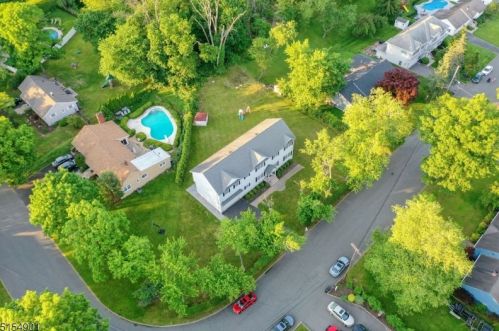 23 Alan Dr, Parsippany NJ  07054-4101 exterior