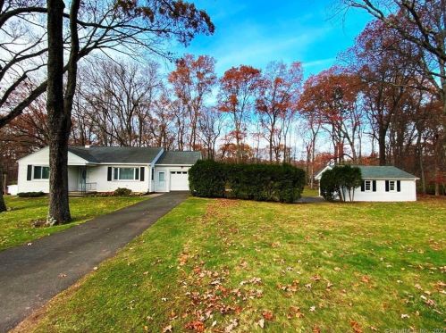 90 Pineridge Dr, Waterbury CT  06716-3134 exterior