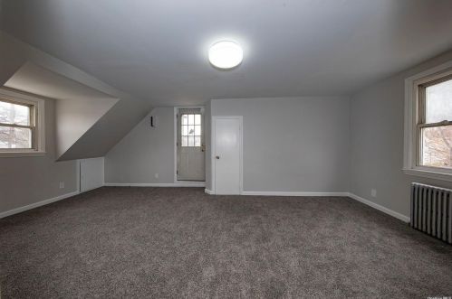 15 Hillcrest Dr, Westbury NY  11590-2447 exterior