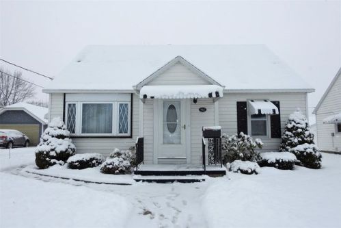 942 21 St, Manitowoc WI  54220-2554 exterior
