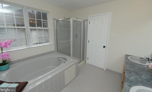 1653 Rockcress Dr, Jamison PA  18929-1646 exterior