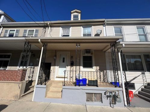 213 2nd St, Catasauqua, PA 18032-1931