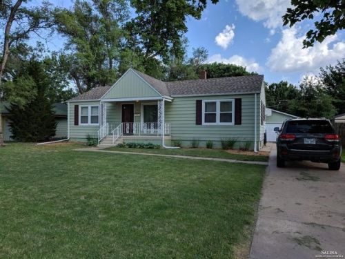 517 Claflin Ave, Mentor, KS 67401-6312