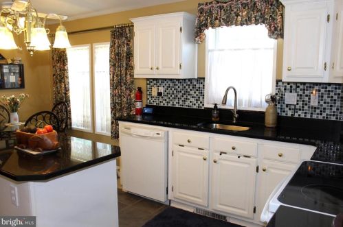 257 Chadwick Ct, Souderton PA  18964-2818 exterior