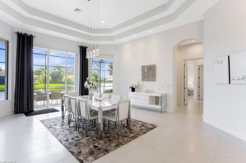 9045 Shenendoah Cir, Naples FL 34113-1663 exterior