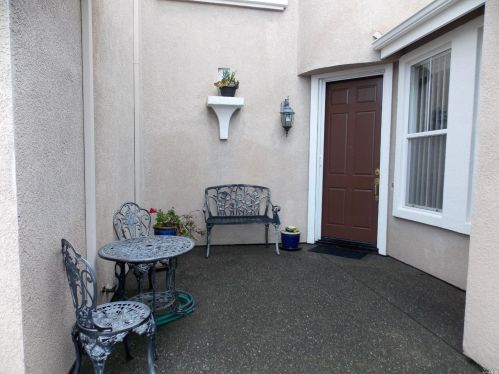 1409 Birdie Dr, Windsor CA  95492-8717 exterior