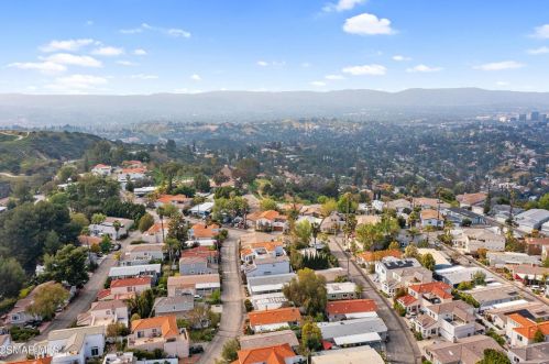 142 Pueblo Ln, Topanga CA  exterior