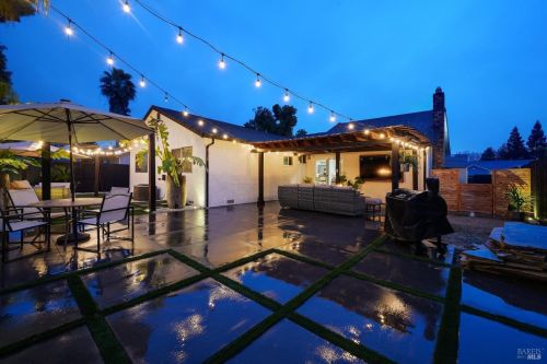 403 Temple Dr, Vacaville CA  95687-5146 exterior