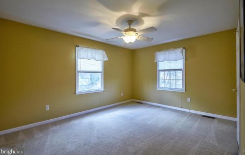 4 Millennium Dr, Columbus NJ  08022-2250 exterior