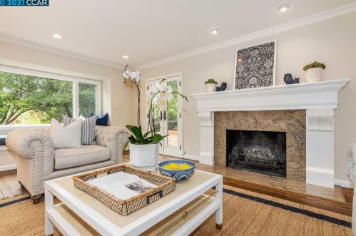 7 Calvin Ct, Orinda CA  94563-3604 exterior