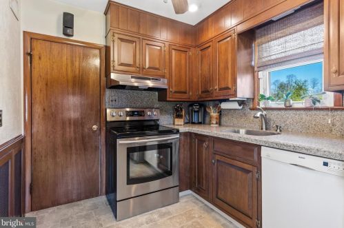 123 Old Kennett Rd, Kennett Sq PA  19348-2631 exterior