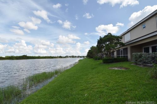 203 120th Ave, Hollywood FL  33025-5911 exterior