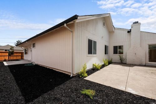 2431 Guerneville Rd, Santa Rosa CA  95403-4101 exterior