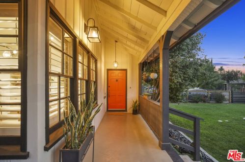 12202 Hartsook St, North Hollywood CA  91601-3961 exterior