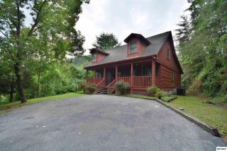 2203 Hidden Mountain Rd, Pigeon Forge, TN 37876-7428