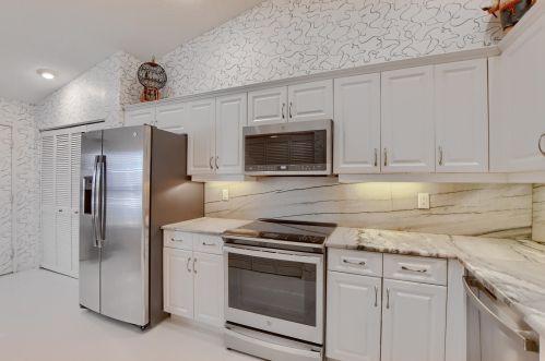 8425 Springlake Dr, Boca Raton FL  33496-4904 exterior