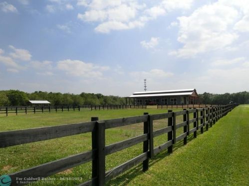 6075 1st St, Vero Beach FL  32968-9521 exterior