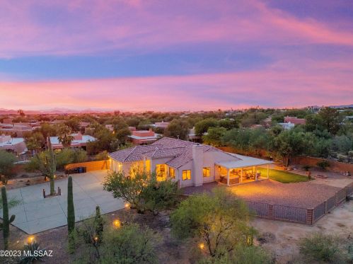 3450 Lobo Rd, Tucson, AZ 85742-8884