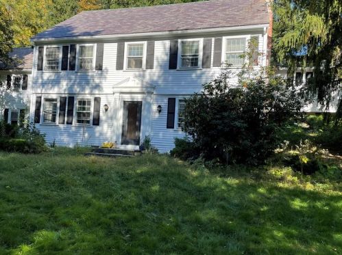 599 Harris Ave, Woonsocket, RI 02895-1826