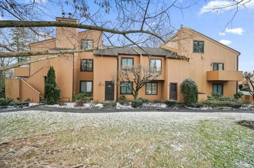 57 Hudson View Hl, Crotonville, NY 10562-3329