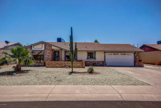 10511 Echo Ln, Peoria, AZ 85345-7428