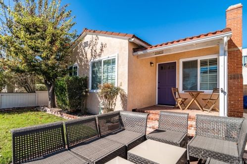 241 17th St, Seal Beach, CA 90740-6518