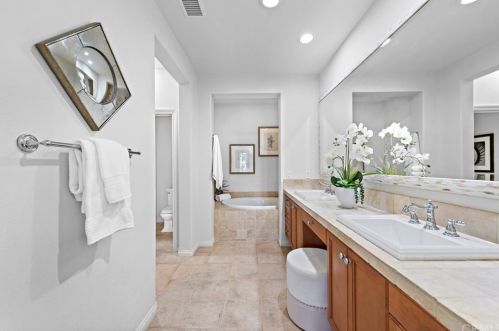 15 Altino, Newport Beach, CA 92657-1303