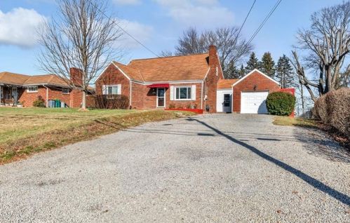 5576 Glass Rd, Pittsburgh, PA 15205-9433