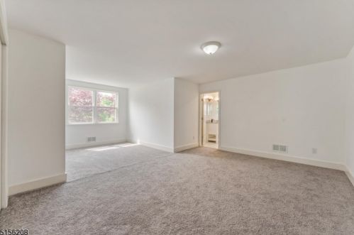 11 Spring Mdw, Oxford NJ  07863-3246 exterior