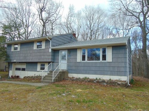 905 Spindle Hill Rd, Waterbury, CT 06716-1237
